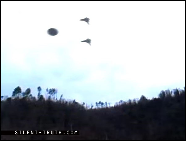 TWO-MILITARY-JETS-CONVOY-AN-UFO-IMAGE1
