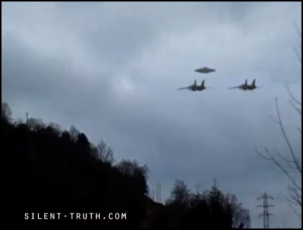 TWO-MILITARY-JETS-CONVOY-AN-UFO-IMAGE2